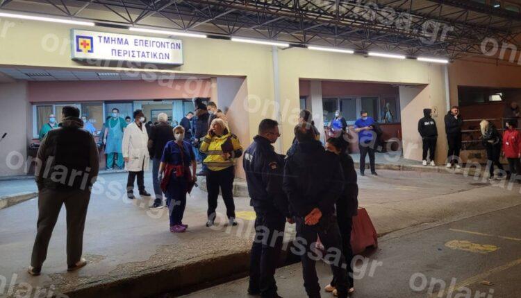 Σύγκρουση τρένων στα Τέμπη: Συγκλονιστικές εικόνες στα νοσοκομεία της Λάρισας – Φοιτητές οι περισσότεροι νεκροί