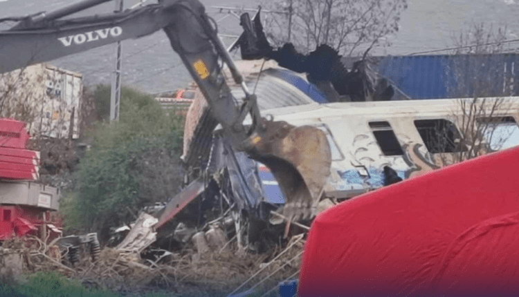 Ανείπωτη εθνική τραγωδία στα Τέμπη: Σύγκρουση αμαξοστοιχιών με 32 νεκρούς και 85 τραυματίες