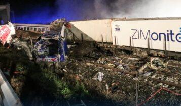 Πώς συνέβη η μοιραία σύγκρουση των τρένων στα Τέμπη: Η μία αμαξοστοιχία διακλαδώθηκε λάθος, λένε οι πρώτες πληροφορίες