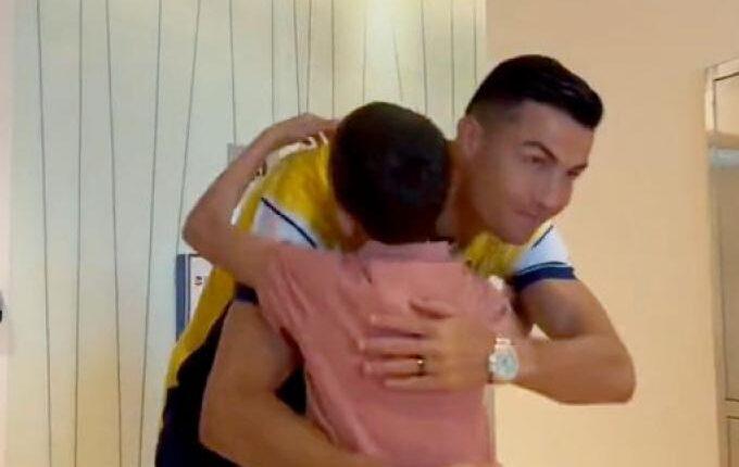 Κριστιάνο Ρονάλντο: Συνάντησε παιδάκι που επέζησε από τον σεισμό και συγκίνησε (VIDEO)