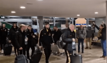 AEK: Αποθέωση των παικτών και του Ηλία Καντζούρη στο αεροδρόμιο της Λιμόζ (VIDEO)