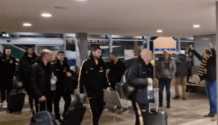 AEK: Αποθέωση των παικτών και του Ηλία Καντζούρη στο αεροδρόμιο της Λιμόζ (VIDEO)