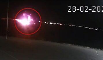Τραγωδία στα Τέμπη: Πού οφείλεται το «μανιτάρι φωτιάς» που ξέσπασε μετά τη σύγκρουση των δύο τρένων (VIDEO)