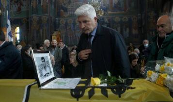 Μανωλάς στην κηδεία του Μίμη Παπαϊωάννου: «Σήμερα πενθεί όλη η ΑΕΚ» (VIDEO)