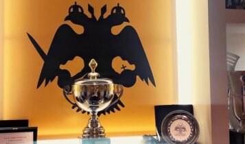 ΑΕΚ: Στα γραφεία της Ερασιτεχνικής το Κύπελλο της γυναικείας ομάδας βόλεϊ (ΦΩΤΟ)