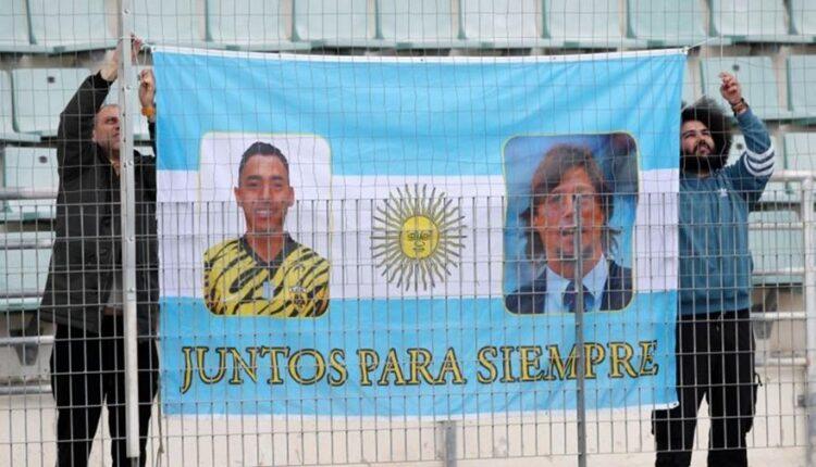 Το αργεντίνικο πανό για Αλμέιδα και Αραούχο: «Μαζί για πάντα»