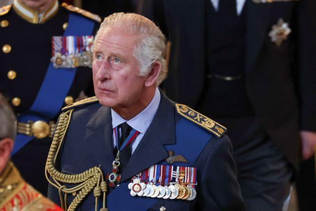 Απίστευτο: Δείτε το αστρονομικό ποσό που κοστίζει το στέμμα που θα φορέσει ο βασιλιάς Κάρολος (VIDEO)