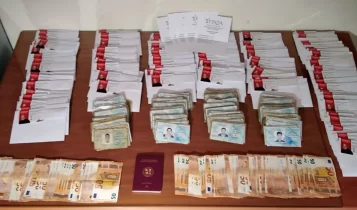 Συλλήψεις για νοθεία: 114 φάκελοι με ψηφοδέλτια με όνομα συγκεκριμένου βουλευτή έναντι 20€