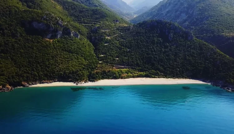 Λειβαδάκια: Ένας άγνωστος θαλάσσιος παράδεισος στην Εύβοια (VIDEO)