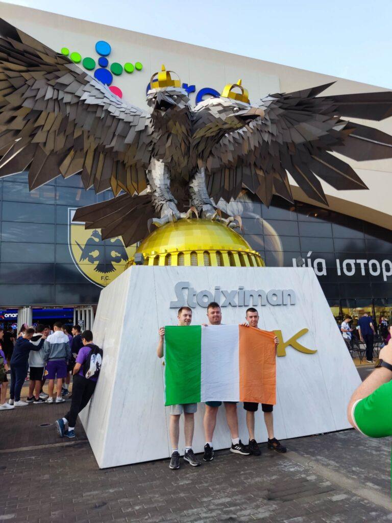 Τρελάθηκαν και οι Ιρλανδοί με τον αετό έξω από την «Αγιά Σοφιά - OPAP Arena» (ΦΩΤΟ)