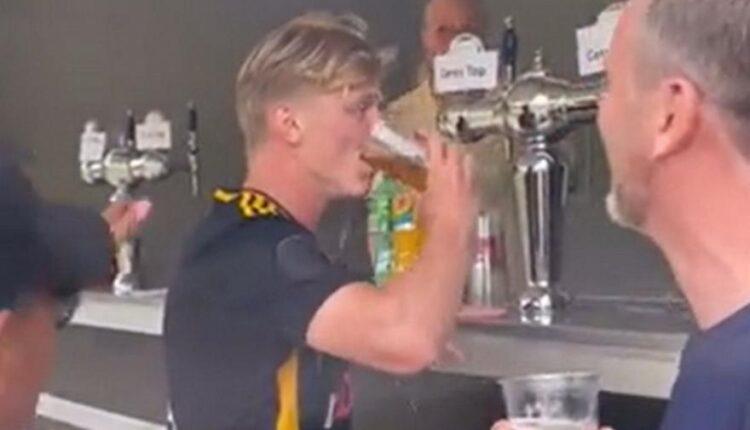 Δανία: Σκόραρε και το πανηγύρισε πίνοντας μπίρα