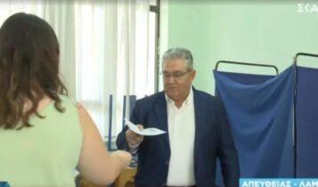 Λαμία: Ψήφισε ο Δημήτρης Κουτσούμπας - Δεν του έδωσαν το ψηφοδέλτιο του ΚΚΕ