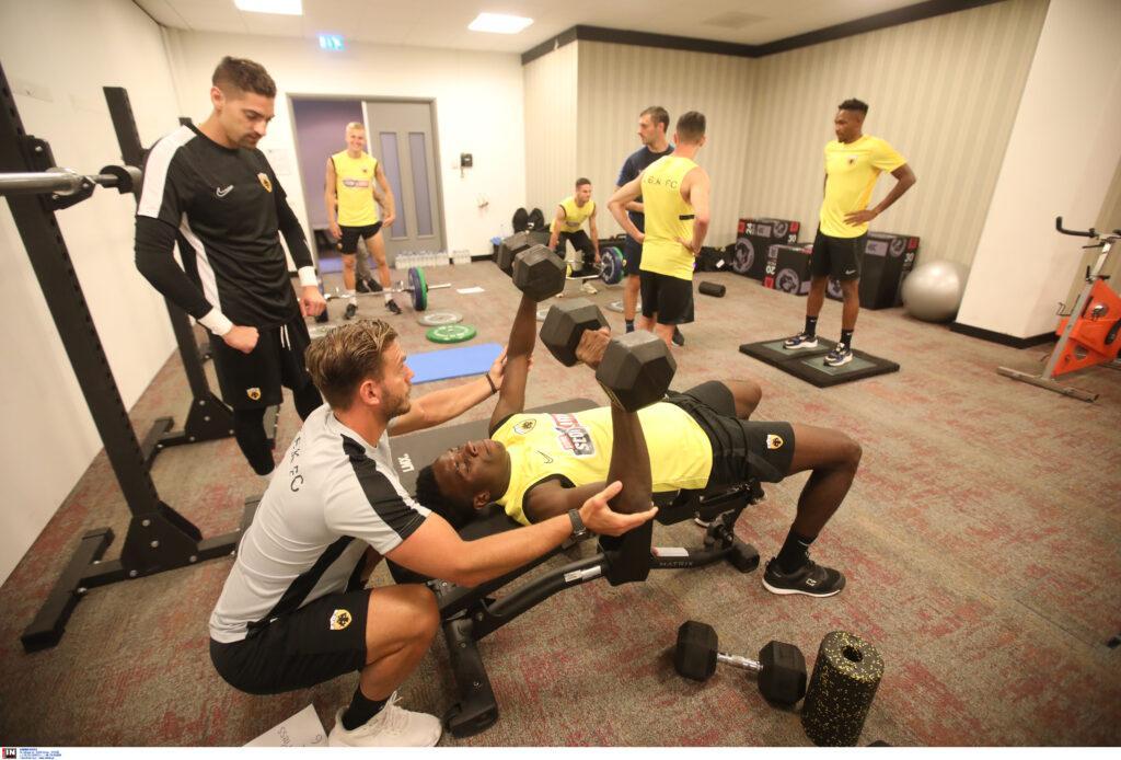 AEK: «Λιώσιμο» στο γυμναστήριο πριν την προπόνηση για τους παίκτες του Αλμέιδα (ΦΩΤΟ-VIDEO)