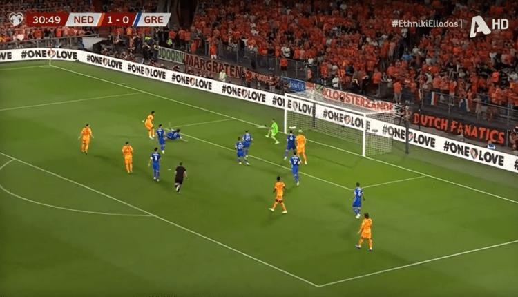 Ολλανδία-Ελλάδα: Ολιγωρία της άμυνας, ο Χάκπο εκτέλεσε αμαρκάριστος τον Βλαχοδήμο για το 2-0 (VIDEO)