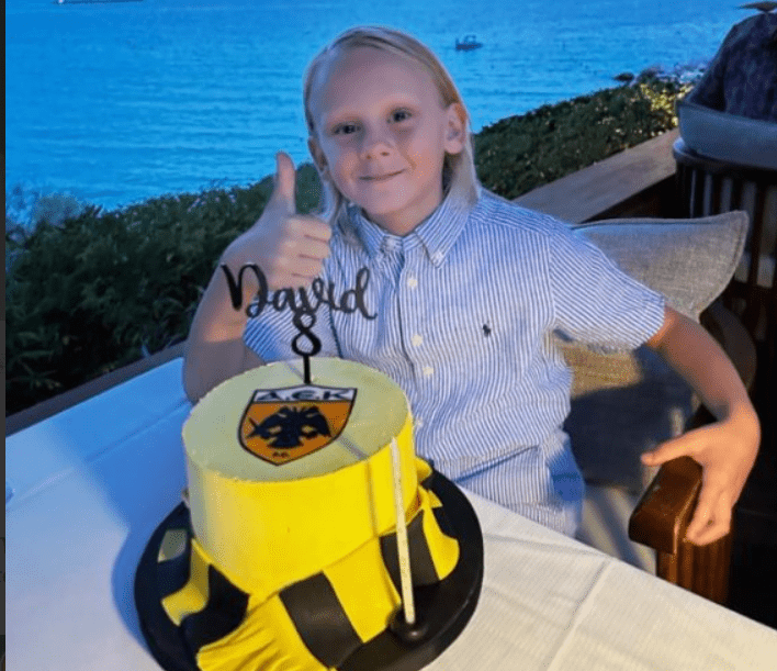 Βίντα: Ο γιος του γιόρτασε με τούρτα της ΑΕΚ! (ΦΩΤΟ)