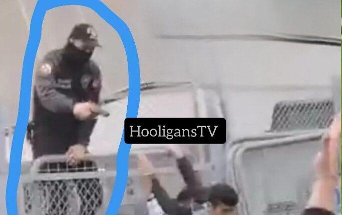 Κόνιασπορ - Μπεσίκτας: Αστυνομικός τράβηξε όπλο κατά τη διάρκεια της έντασης με οπαδούς των φιλοξενούμενων!