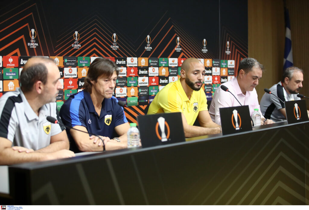 AEK: Εικόνες από τη συνέντευξη Τύπου πριν το ματς με τον Άγιαξ