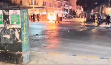 Ένταση με την αστυνομία και φωτιές στη Νέα Φιλαδέλφεια μετά το ΑΕΚ - Άγιαξ (VIDEO)