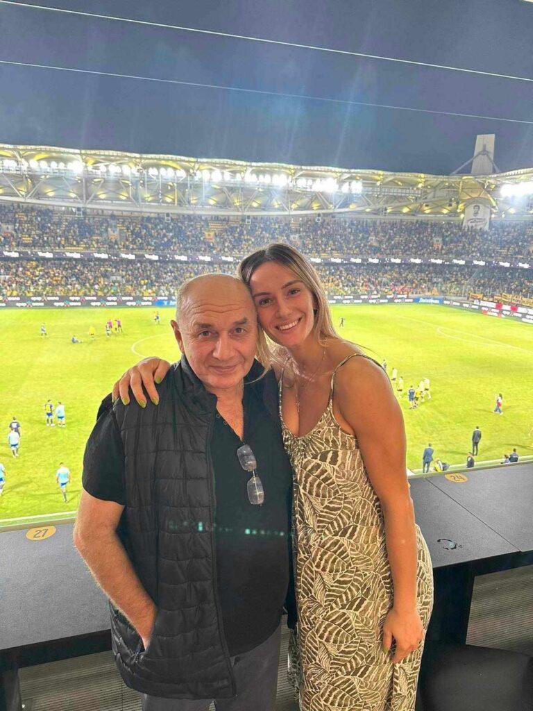 ΑΕΚ: Η Άννα Καλαντάντζε με τον πατέρα της για πρώτη φορά στο γήπεδο (ΦΩΤΟ)