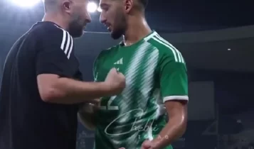 Αλγερία: Ο προπονητής έπιασε από την μπλούζα τον Μπενραχμά επειδή δεν του έδωσε το χέρι (VIDEO)