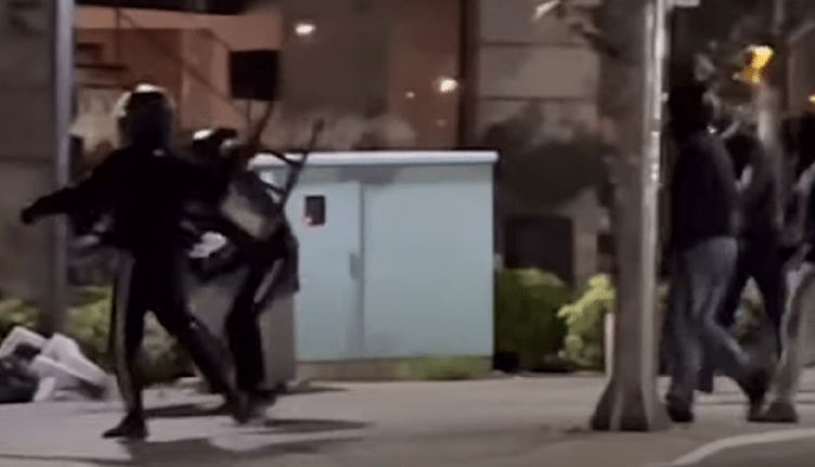 Σοκαριστικό βίντεο απο την επίθεση με τσεκούρι σε οπαδό του ΠΑΟΚ