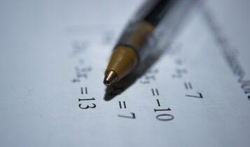 Μαθηματικός γρίφος: Δοκιμάστε να λύσετε αυτή την εξίσωση που «σαρώνει» στο διαδίκτυο