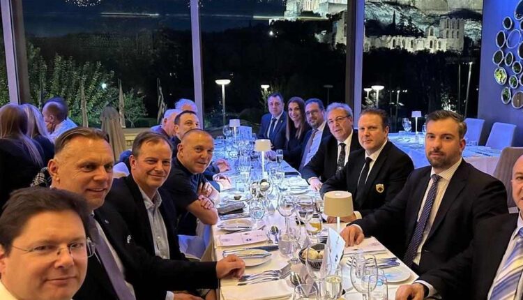 Το δείπνο της ΑΕΚ στους διοικούντες της Μπράιτον με φόντο τον Παρθενώνα (ΦΩΤΟ)