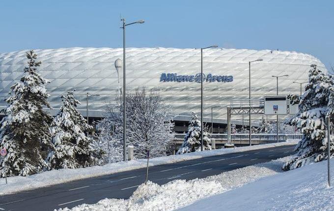 Αναβλήθηκε το Μπάγερν - Ουνιόν Βερολίνου - Στα λευκά η Allianz Arena