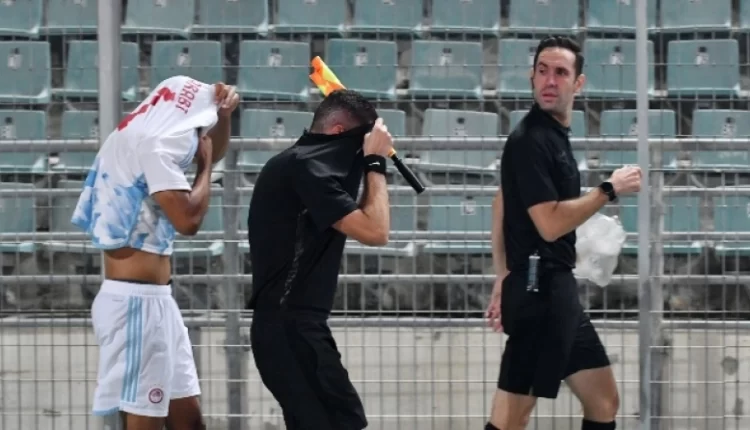Βόλος - Ολυμπιακός: Για ρίψη δακρυγόνων η διακοπή στο ματς, όπως γράφτηκε και στο Φύλλο Αγώνα