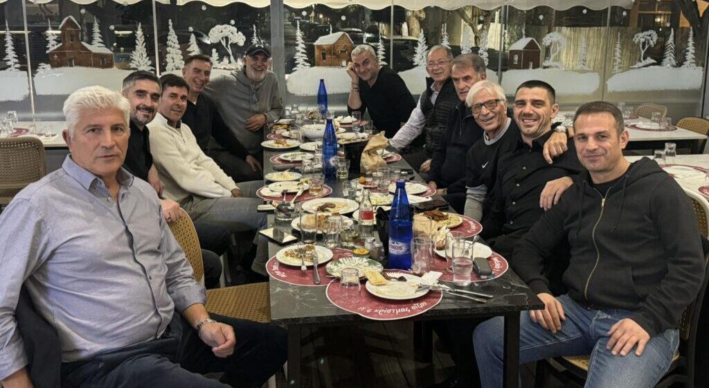 Συνάντηση Μύθων: Ολη η Ιστορία της ΑΕΚ σε ένα τραπέζι - Μπάγεβιτς, Μανωλάς, Ντέμης και άλλοι σπουδαίοι στη Νέα Φιλαδέλφεια! (ΦΩΤΟ)