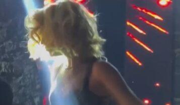 Μάγεψε η Τραϊάνα Ανανία με την εμφάνισή της σε νυχτερινό μαγαζί: Έδωσε τα ρέστα της με τον χορό της! (VIDEO)