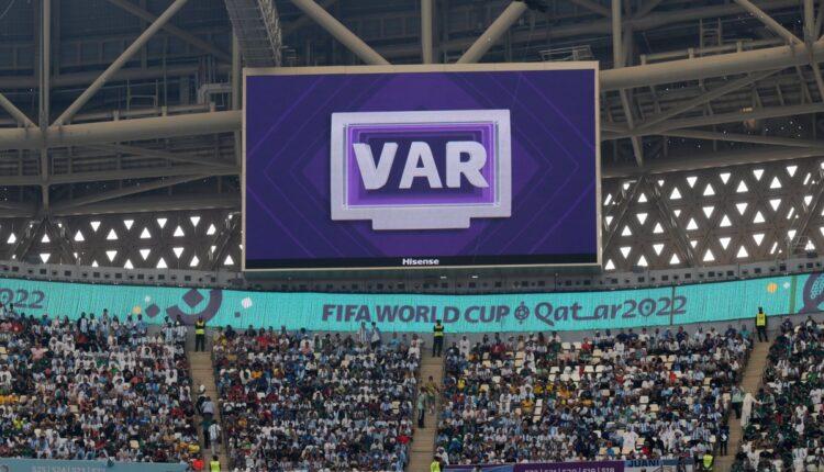 Πορτογαλία: Θα μεταδίδονται ζωντανά στα γήπεδα οι συνομιλίες του διαιτητή με το VAR