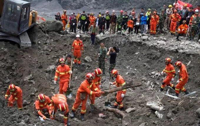Κίνα: 11 νεκροί και «κούρσα με τον χρόνο» για να βρεθούν επιζώντες μετά από κατολίσθηση – Νέος σεισμός 7 Ρίχτερ εχθές