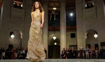Το Ανώτατο Δικαστήριο της Νέας Υόρκης φιλοξένησε επίδειξη μόδας