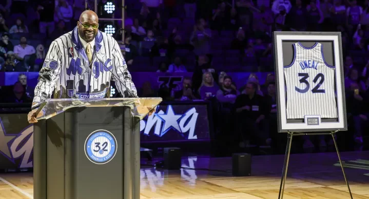 NBA: Οι Ορλάντο Μάτζικ απέσυραν την φανέλα του Σακίλ Ο'Νιλ τιμώντας τον για την προσφορά του