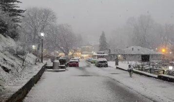 Μέτσοβο: Μαγευτικές εικόνες από τη χιονόπτωση το απόγευμα της Τσικνοπέμπτης