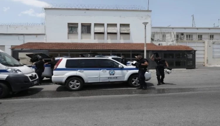 Φυλακές Κορυδαλλού: Συνελήφθη σωφρονιστικός υπάλληλος για απόπειρα εισαγωγής ναρκωτικών και κινητών