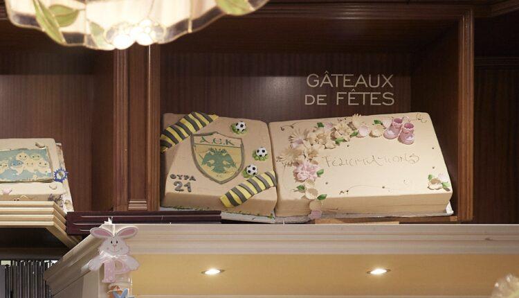 Η ΑΕΚ είναι παντού: Τούρτα «Θύρα 21» σε φούρνο στον Καναδά που επισκέφθηκε ο Μητσοτάκης! (ΦΩΤΟ)