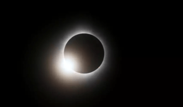 Μοναδικές εικόνες από την έκλειψη Ηλίου: Εκατομμύρια άνθρωποι σε όλο τον πλανήτη την παρακολούθησαν χάρη στη NASA (VIDEO)