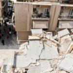 «Πέθανε»: Συγκλονιστικό βίντεο από τις πρώτες στιγμές μετά την κατάρρευση κτηρίου στον Πειραιά