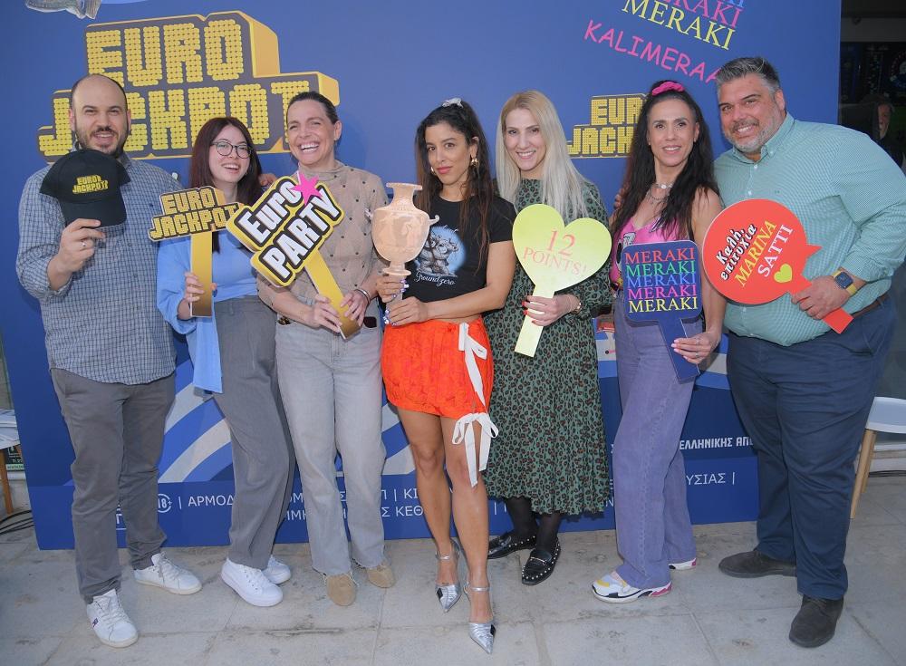 Αποχαιρετιστήριο Eurojackpot πάρτι στη Μαρίνα Σάττι –  Ο τοίχος των ευχών που συγκίνησε τη δημοφιλή τραγουδίστρια πριν το ταξίδι στο Μάλμε