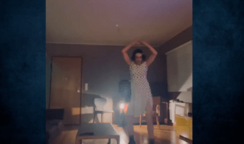 Έλενα Τοπαλίδου: Ανέβασε βίντεο που χορεύει Έμινεμ και έγραψε στην ανάρτησή της «Επιτάφιος»