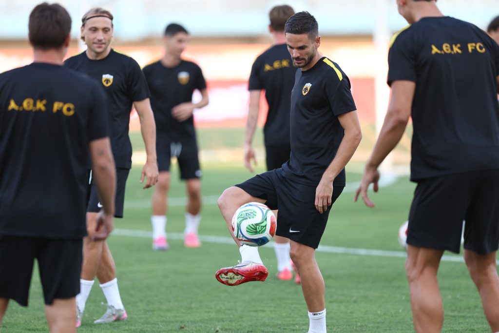 Εικόνες από την προπόνηση της ΑΕΚ πριν τον τελικό του Super Cup στο Παγκρήτιο